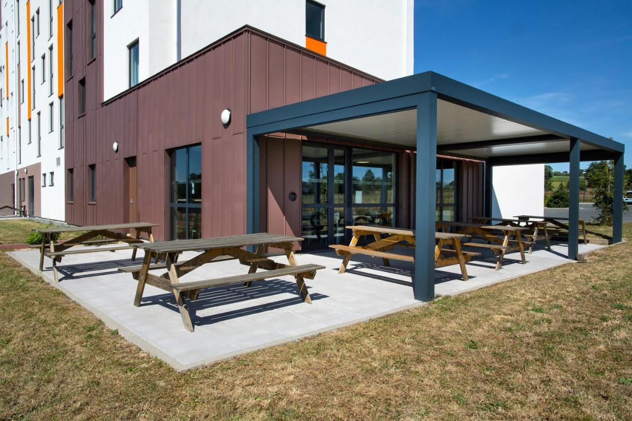 B&B Hotel Les Herbiers Exterior foto