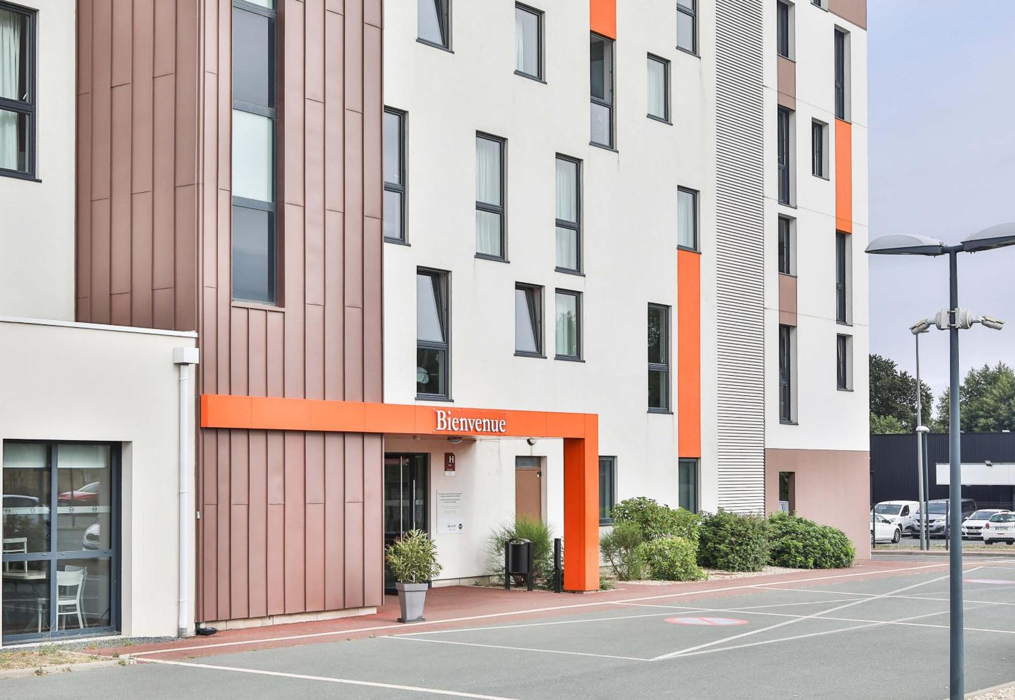B&B Hotel Les Herbiers Exterior foto